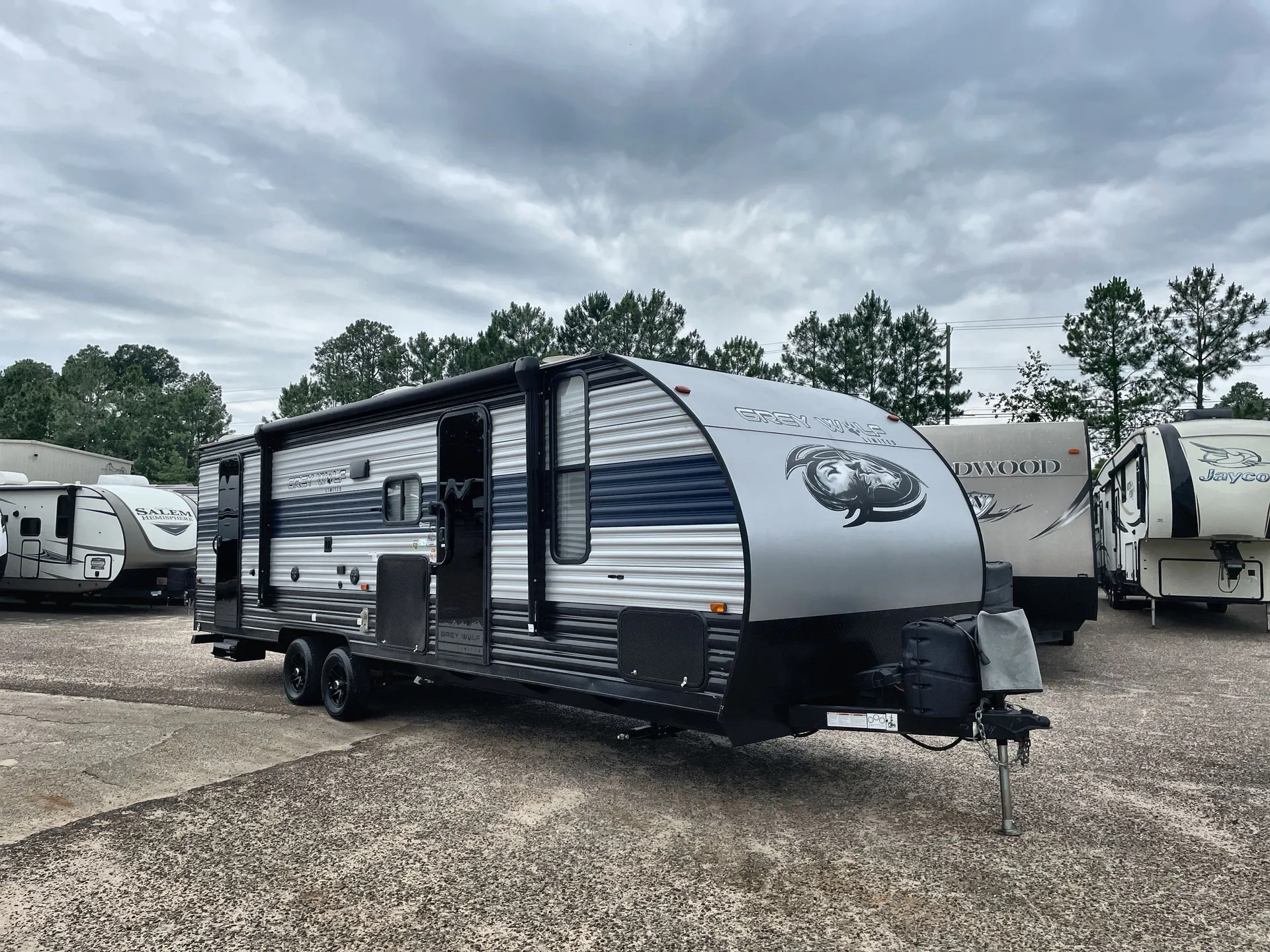 2022 Forest River Cherokee Grey Wolf 26DBH