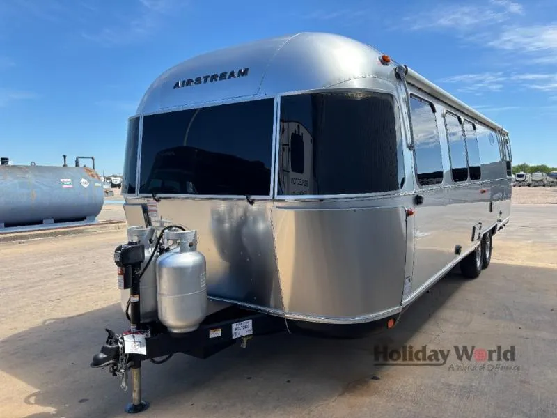 2026 Airstream Classic 30RB - Photo 3