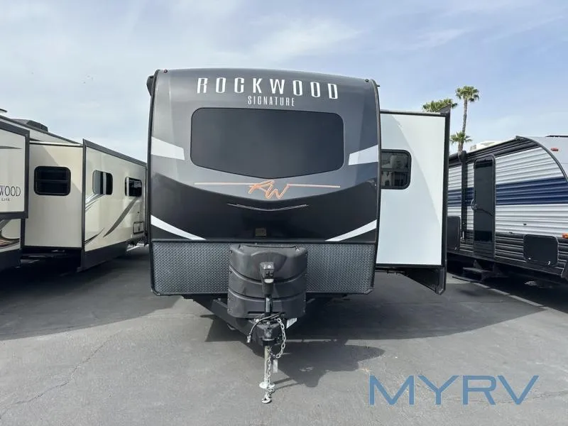 2022 Forest River RV Rockwood Ultra Lite 8337RL - Photo 4