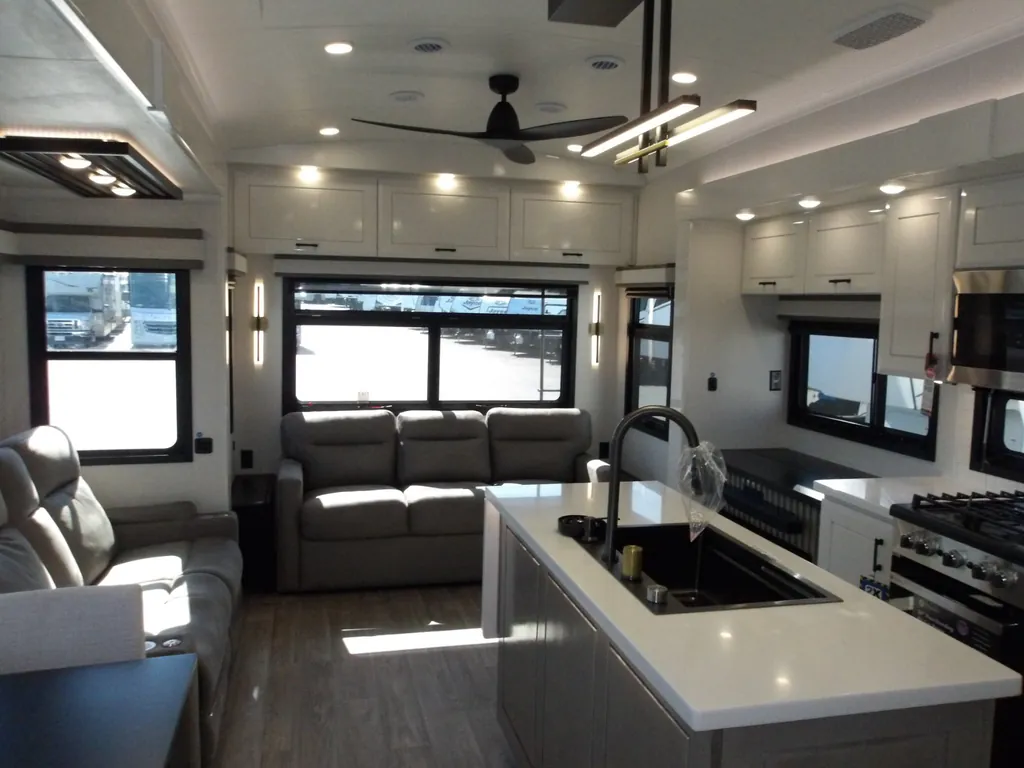 2027 Jayco Pinnacle 32RLTS, Photos photo 14