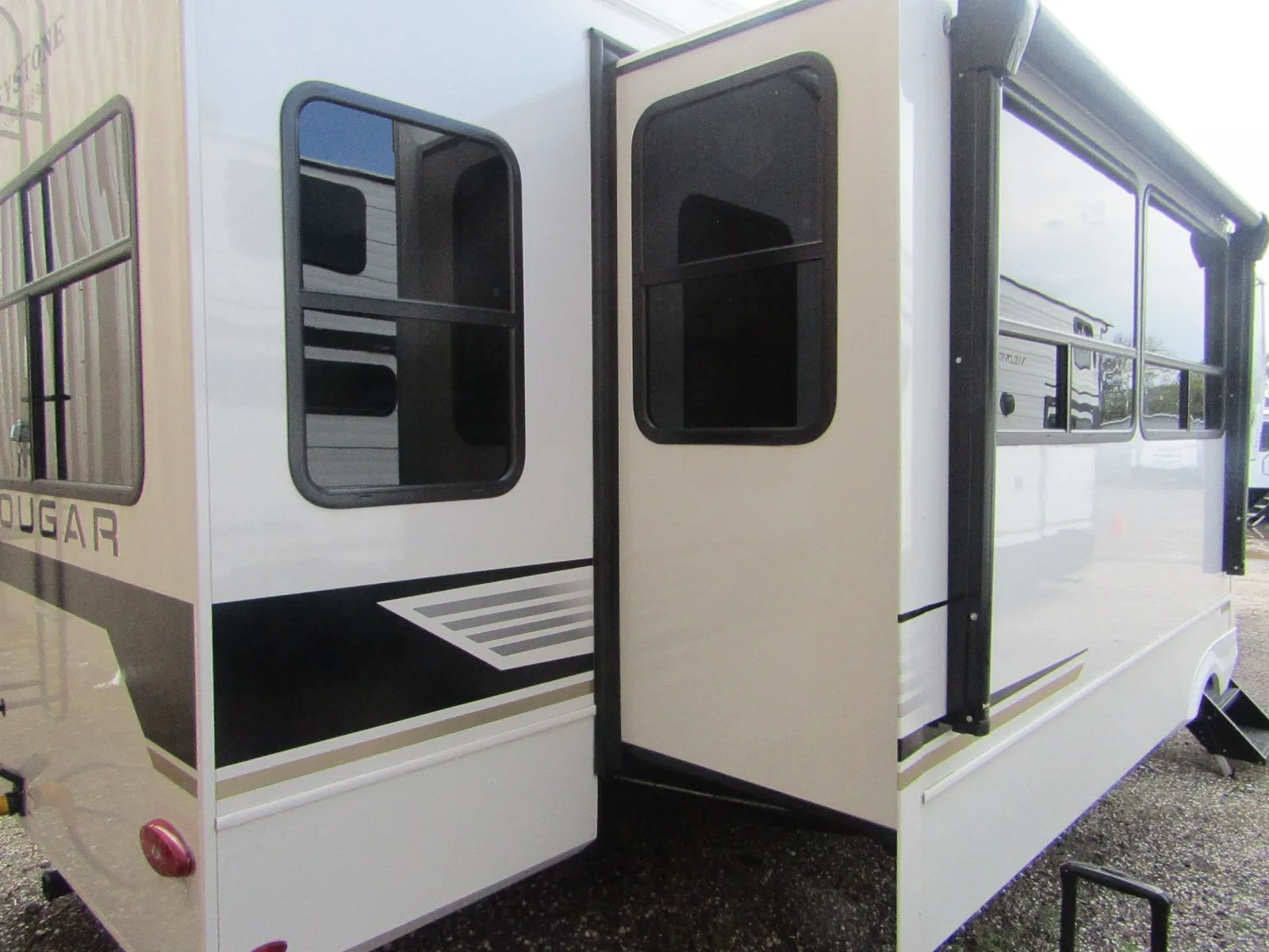 2026 Keystone Cougar 355FBS - Photo 3