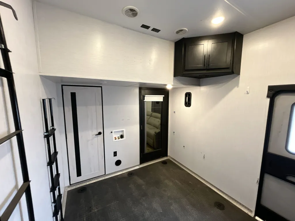 2023 Heartland Gravity 3950, Photos photo 20