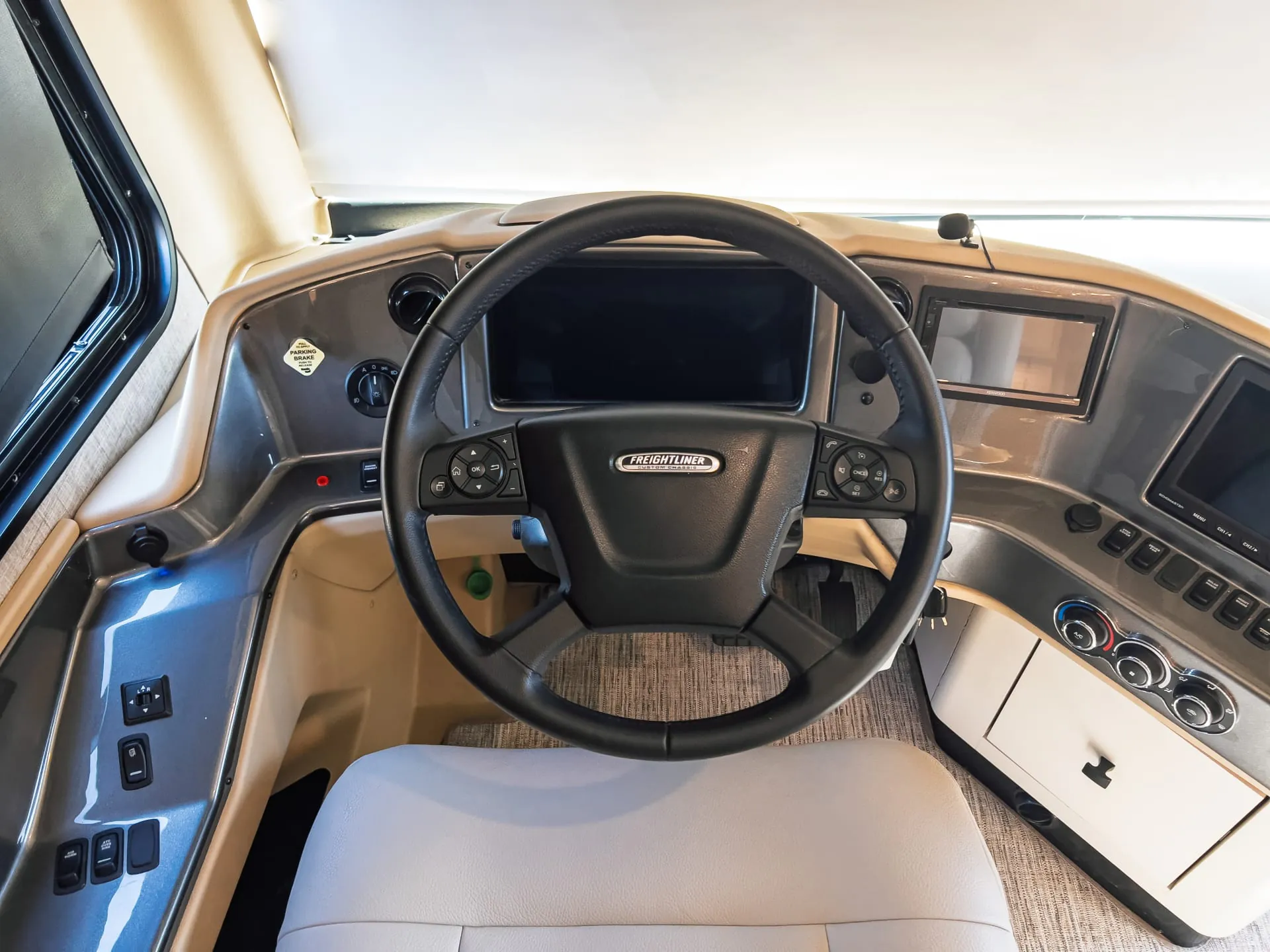 2025 Tiffin Phaeton 35 CH - Photo 4