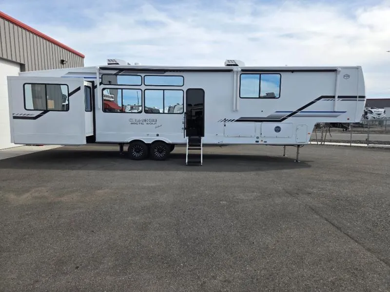 2026 Forest River Cherokee Arctic Wolf 38LEAHG - Photo 3