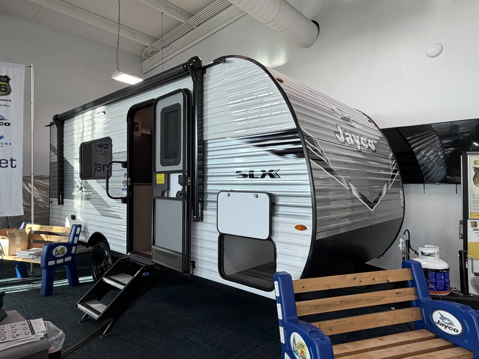 2026 Jayco Jay Flight SLX 175FQ - Photo 2