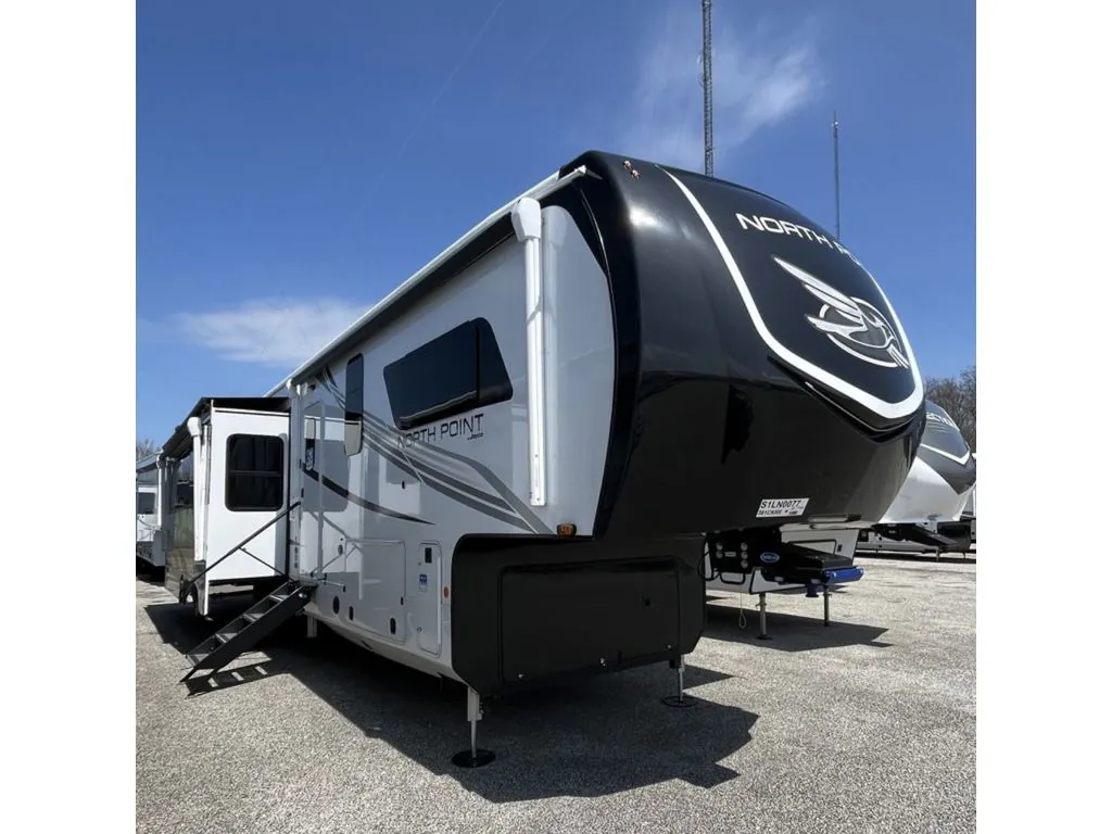 2025 Jayco North Point 381CKRE - Photo 2