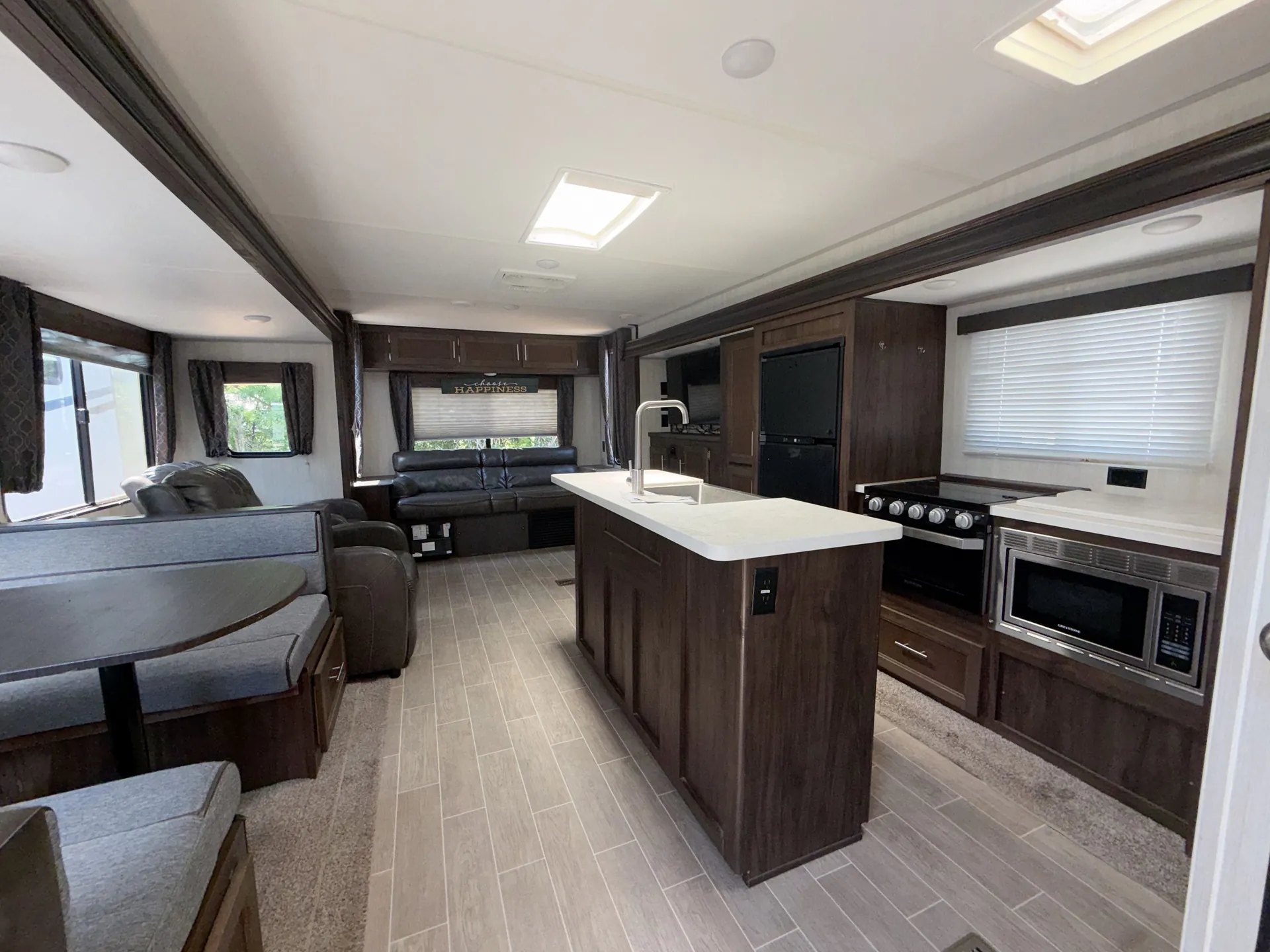 2020 Forest River Cherokee 274WK — living area main