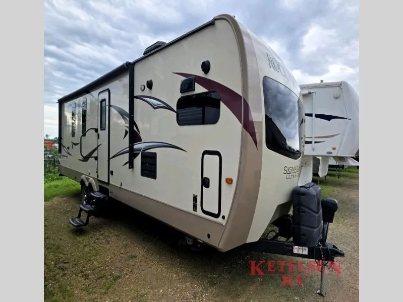 2018 Forest River Rockwood Signature Ultra Lite 8335BSS - Main photo