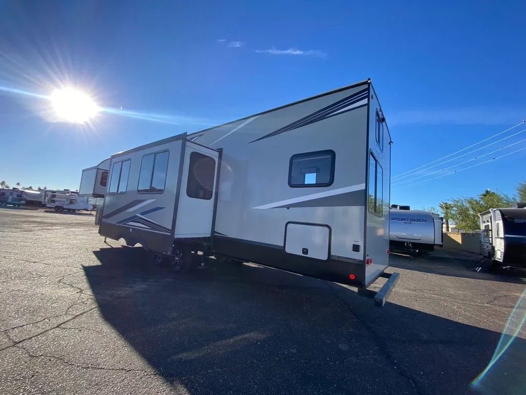 2022 FOREST RIVER ARCTIC WOLF 3770 SUITE - Photo 2