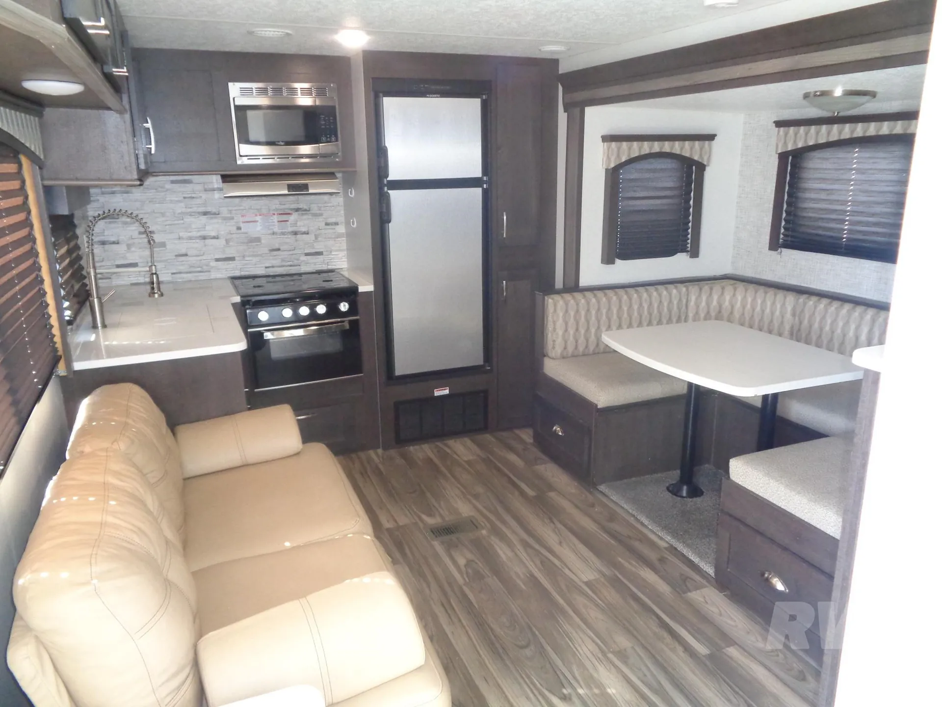 2019 Forest River EVO 2360 - Photo 4