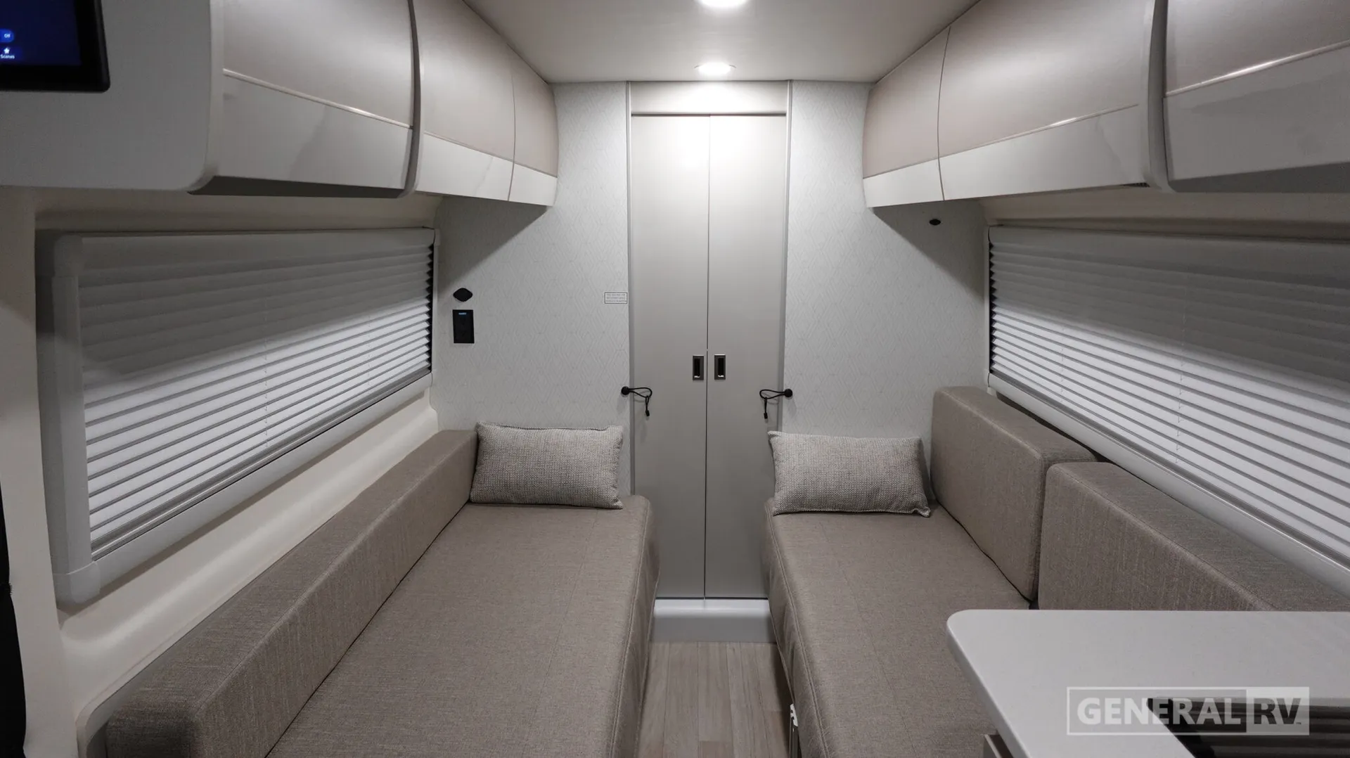2027 Thor Motor Coach Sequence 20L - Photo 3