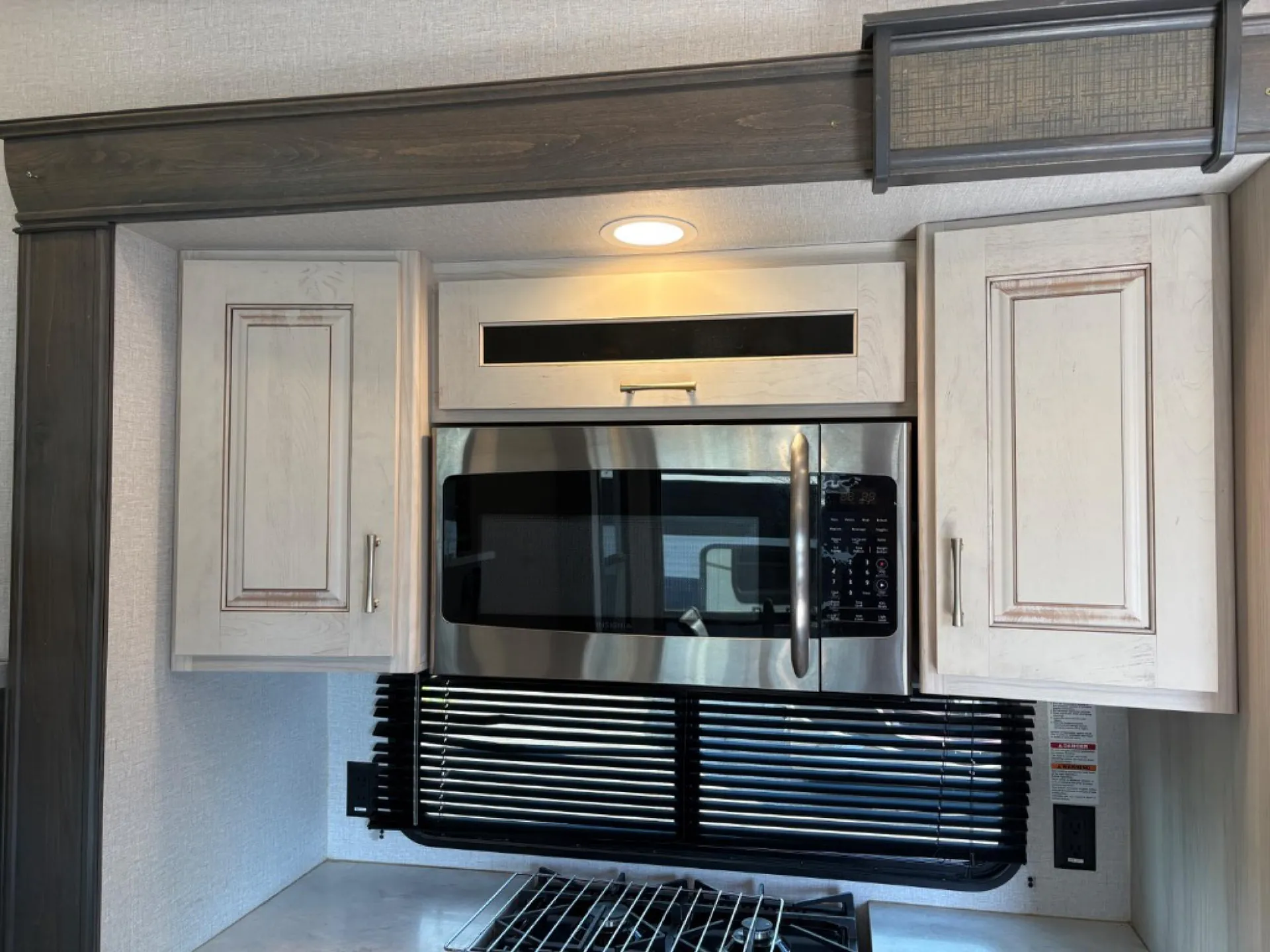 2021 Alliance RV Paradigm 365RD - Photo 3