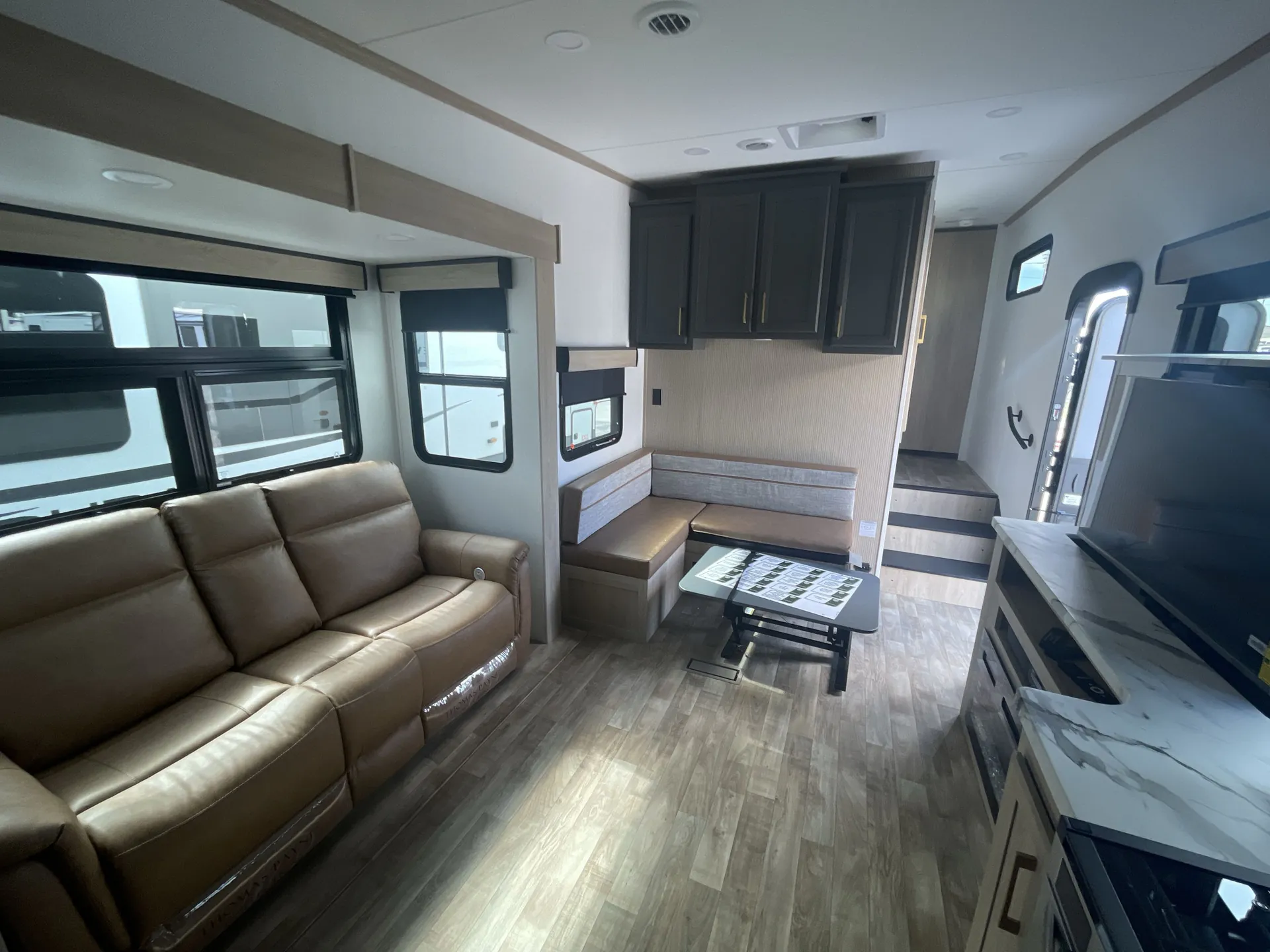 2026 k-z rv Ridgeway 27RK - Photo 4