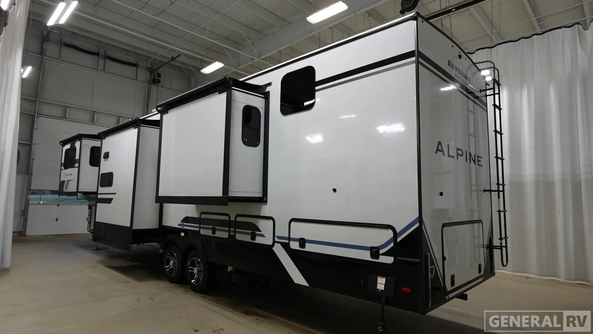 2026 Keystone Alpine 3710FL - Photo 4