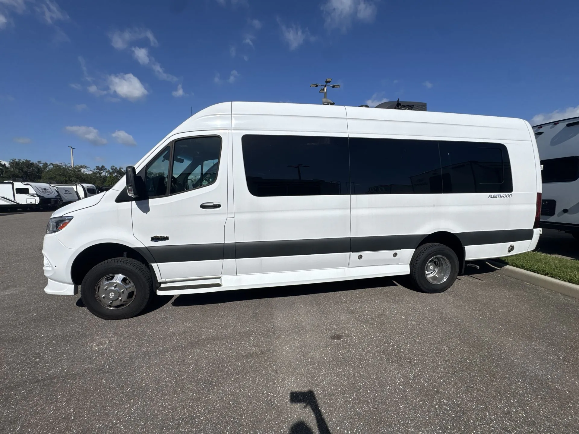 2024 Fleetwood Xcursion SL2E - Photo 3