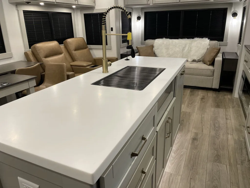 2026 Brinkley Model Z 3600, Photos photo 18