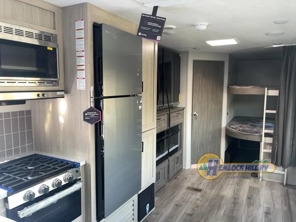 2026 Coachmen Catalina Legacy Edition 273DBHCK, Photos photo 15
