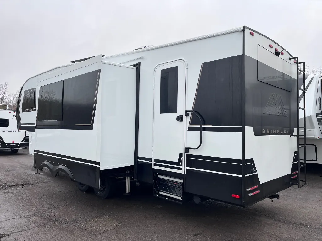 2026 Brinkley Model Z 2810, Photos photo 3