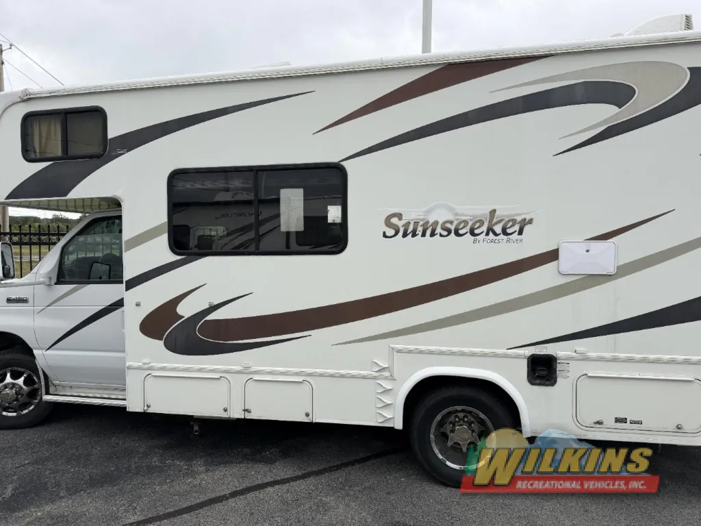 2010 Forest River Sunseeker 2300, Photos photo 5