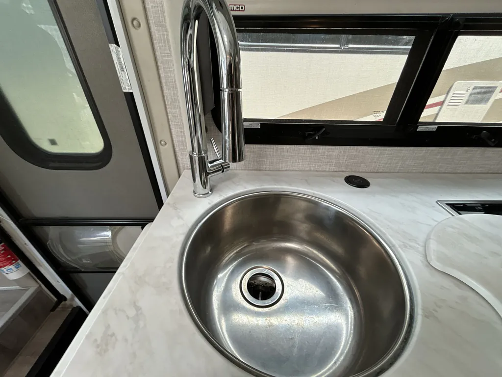 2025 Thor Motor Coach Axis 26.2, Photos photo 20