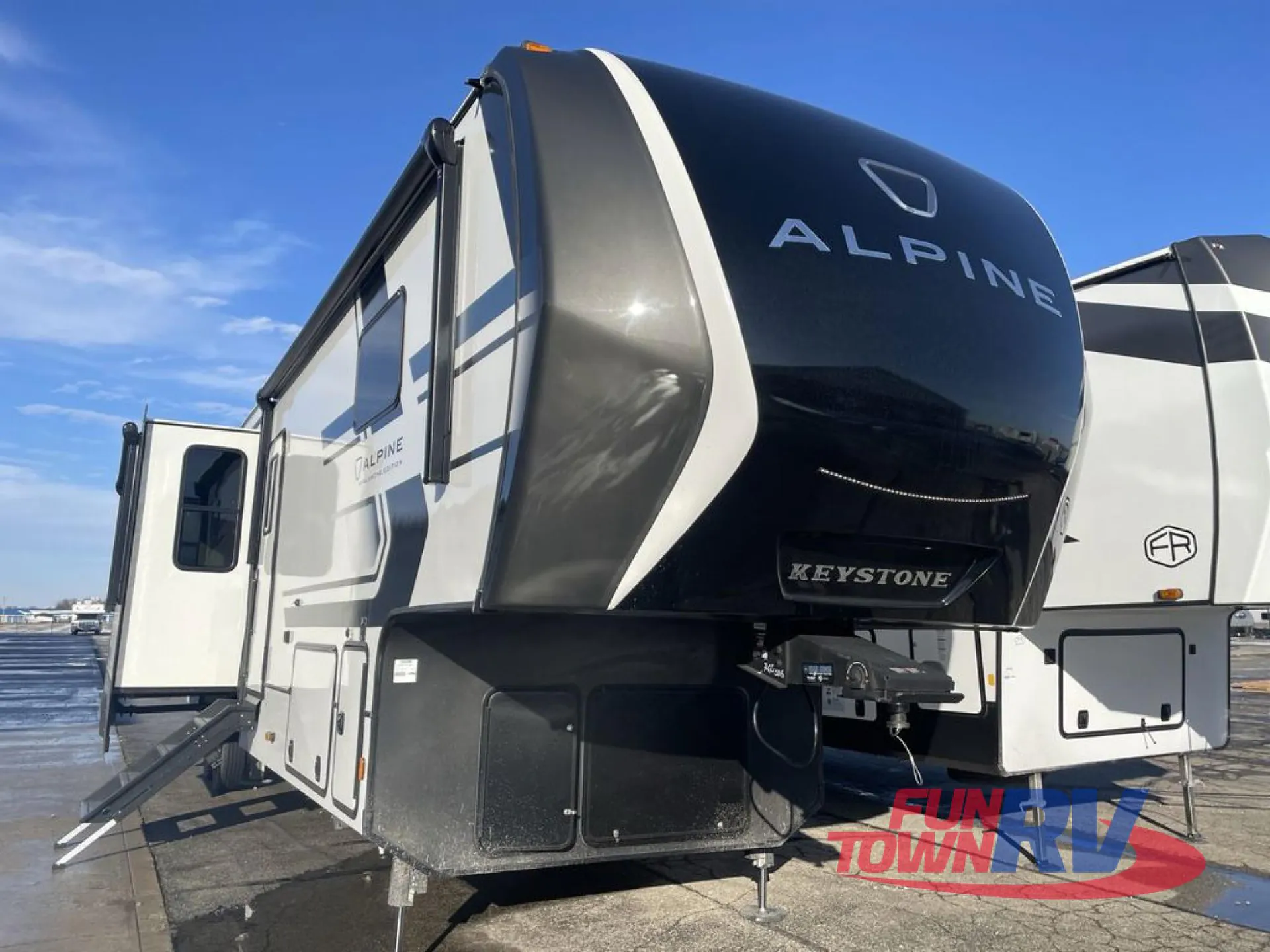 2026 Keystone Alpine Avalanche Edition 390DS - Photo 3