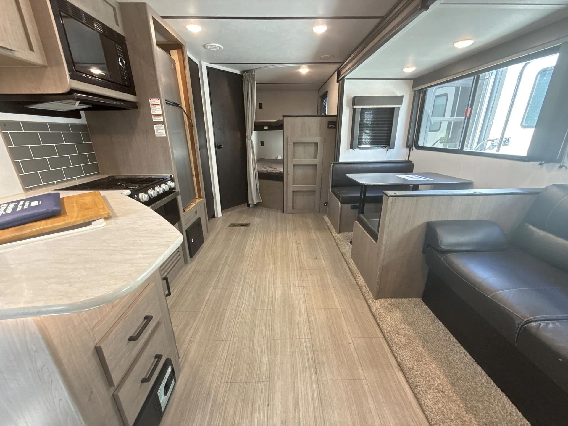 2021 Keystone Hideout 272BH — living area main
