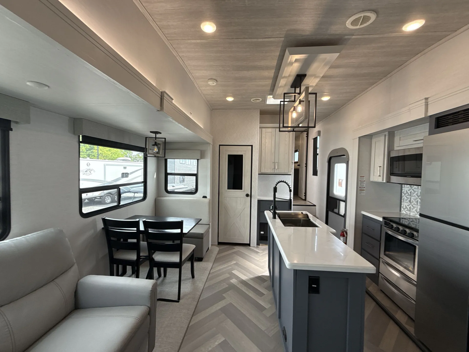 2024 Prime Time Crusader 395BHL — living area main