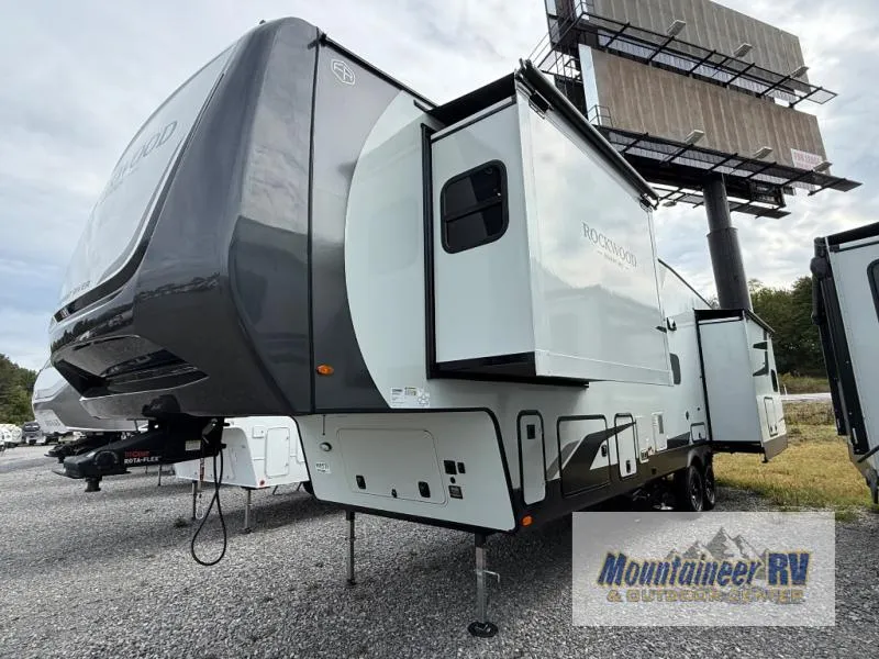 2026 Forest River Rockwood Signature 405SBH - Photo 4