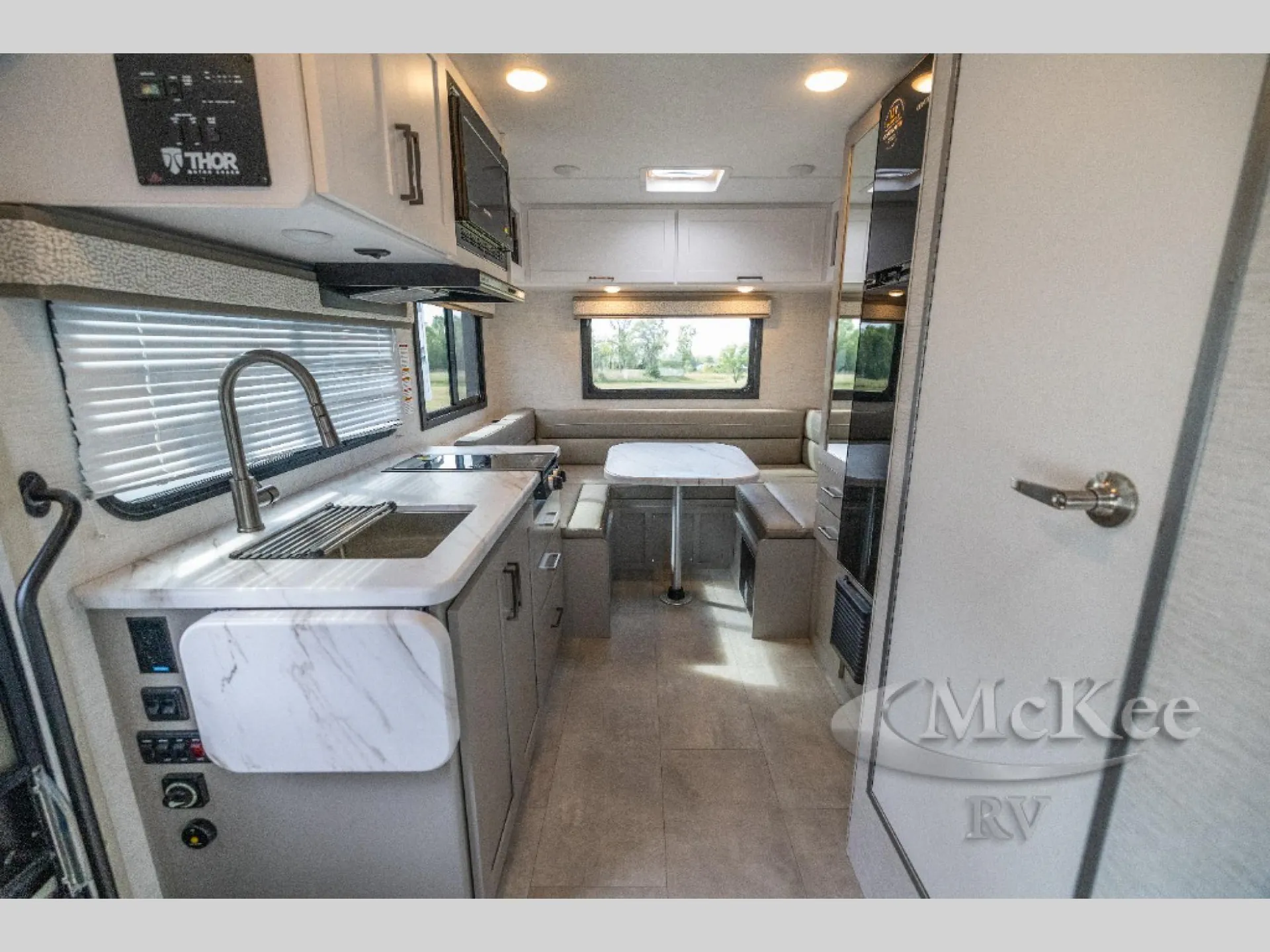 2026 Thor Motor Coach Quantum LC19 - Photo 3