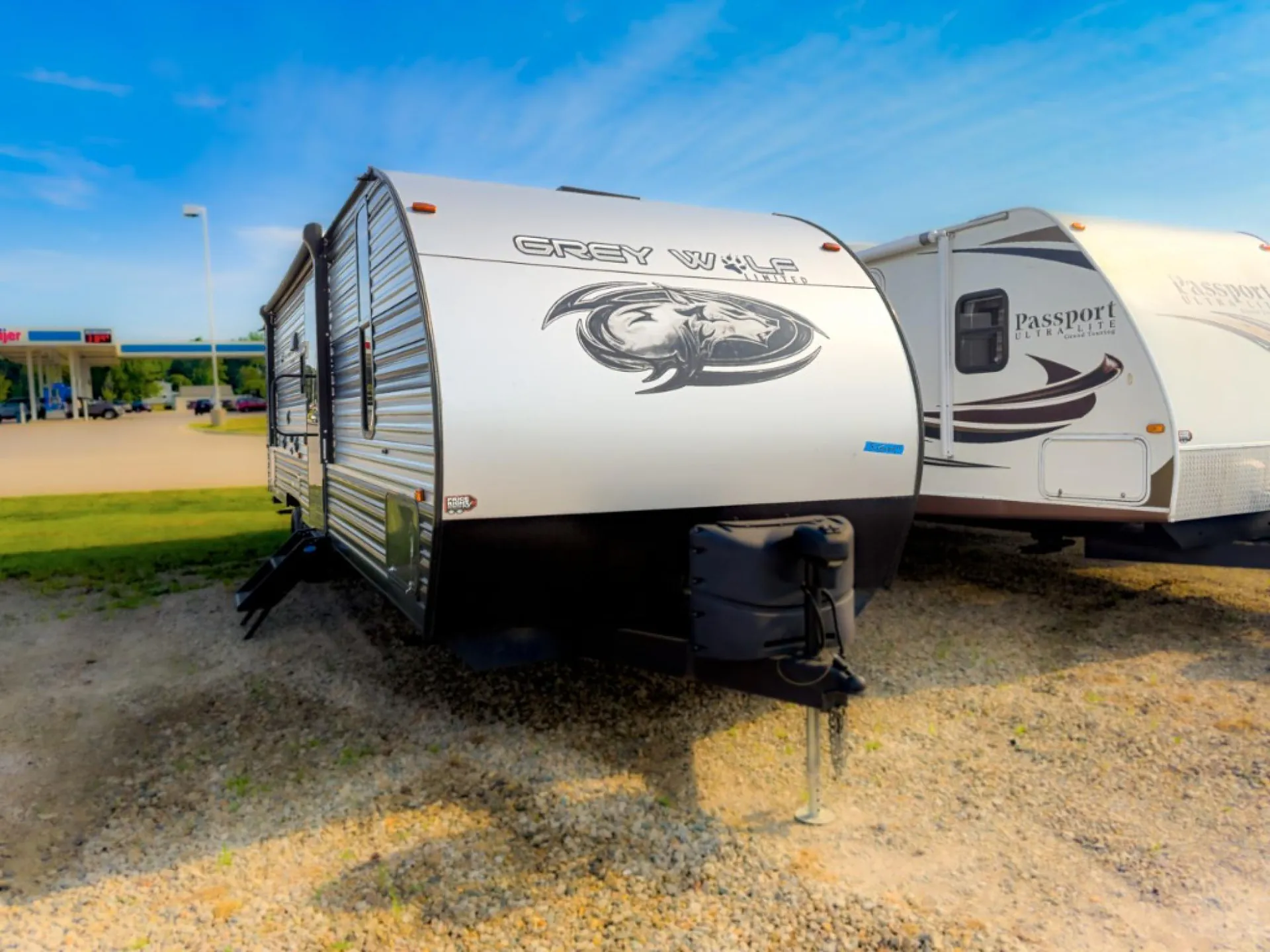 2022 Forest River Cherokee Grey Wolf 28DT dealer photo 2 from Price Right RV