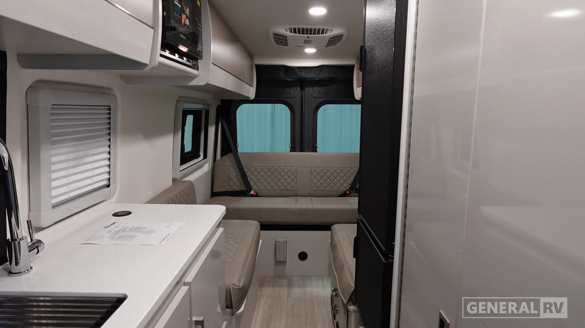 2027 Thor Motor Coach Sequence 20Y - Photo 3