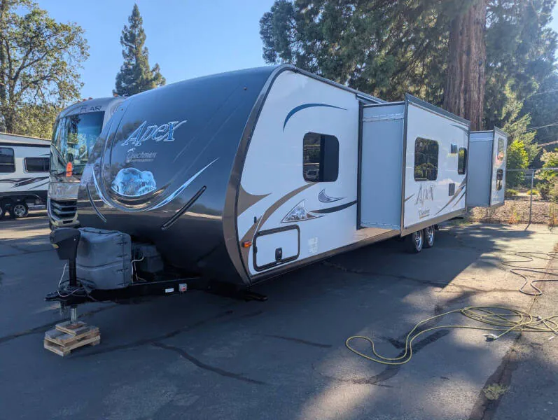 2015 Coachmen Apex 300BHS - Photo 3