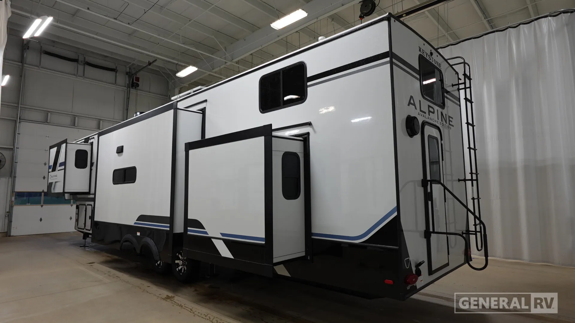 2026 Keystone Alpine Avalanche Edition 390DS - Photo 4
