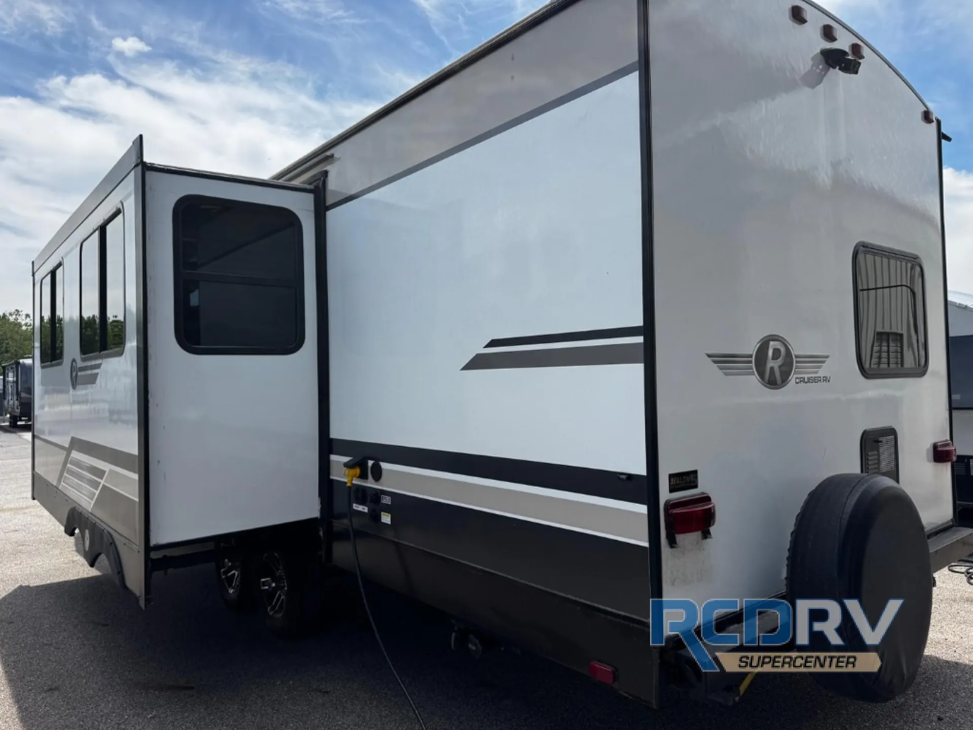 2021 Cruiser RV Radiance 26BH - Photo 4