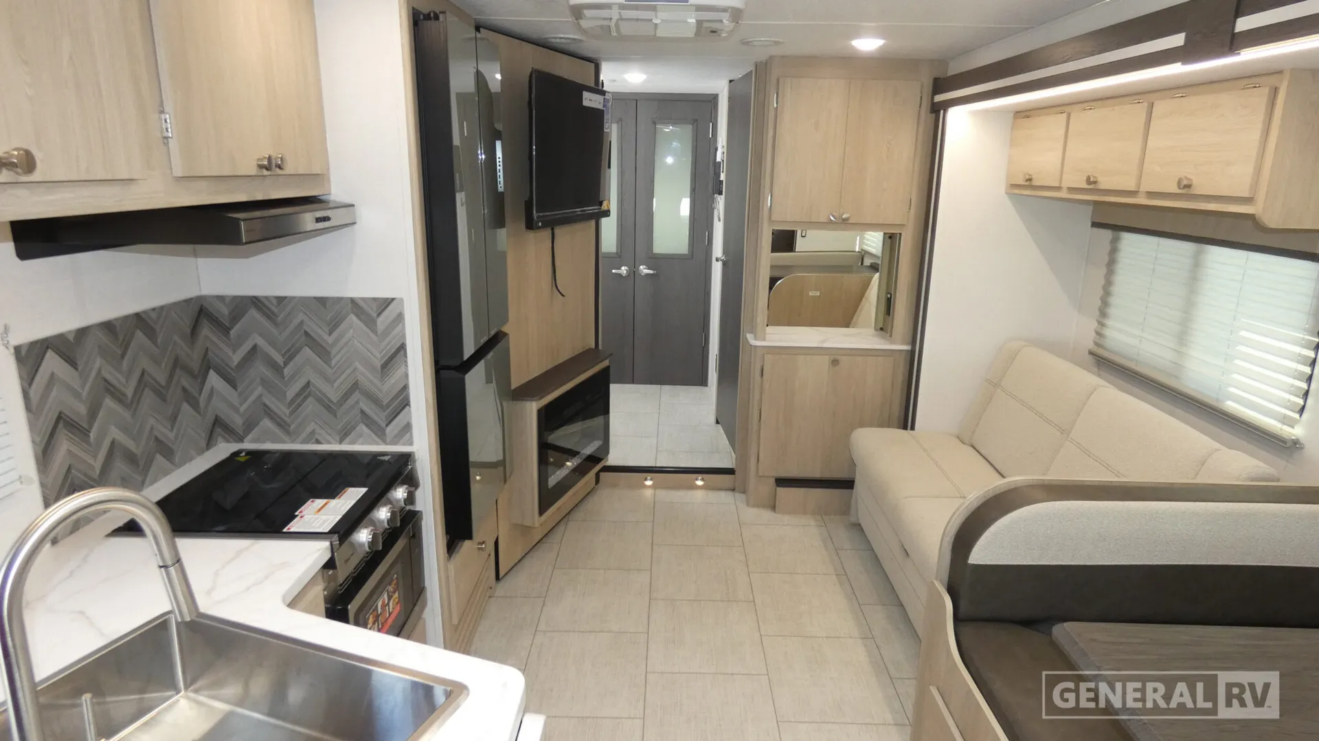 2026 Coachmen Leprechaun 300RS - Photo 3