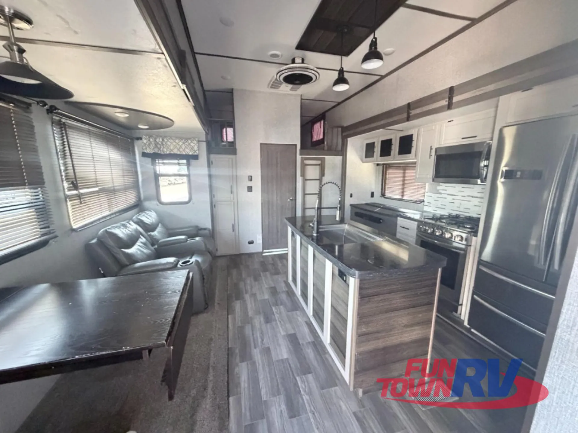 2020 CrossRoads Hampton 364MBL - Photo 3
