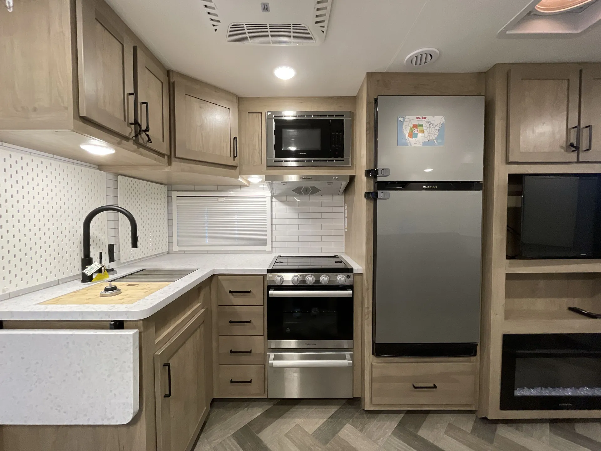 2023 Ember RV Touring Edition 28MBH - Photo 4