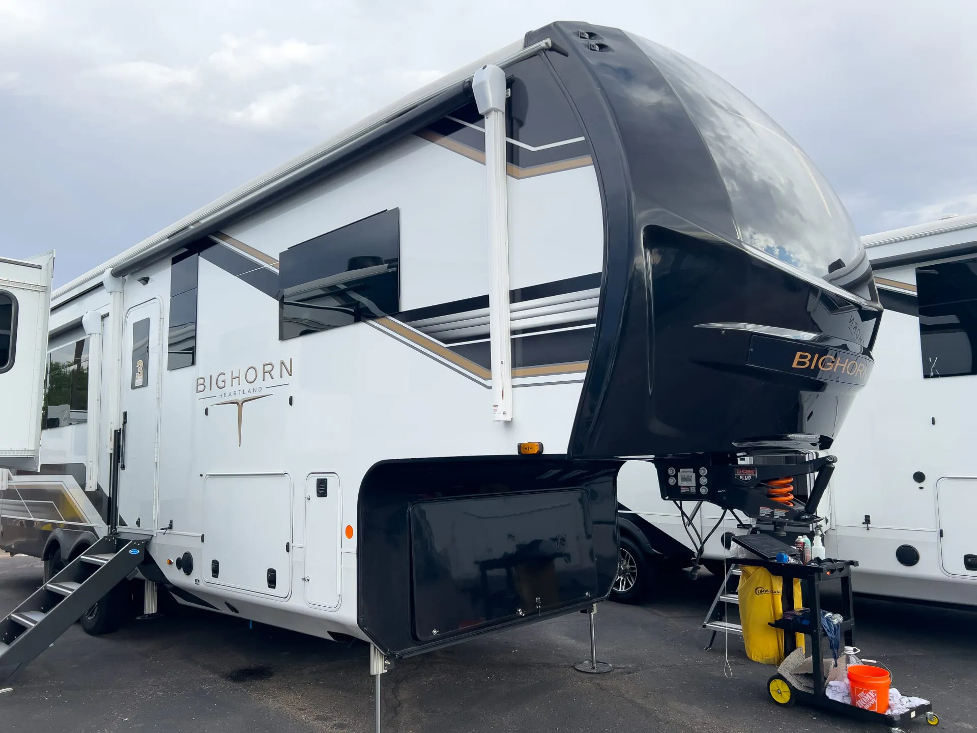 2026 Heartland Bighorn 38RE - Photo 2