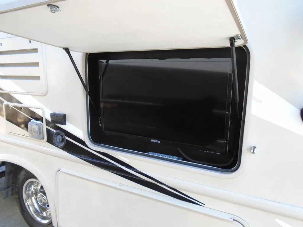 2018 Thor Motor Coach Chateau Sprinter 24FS - Photo 3