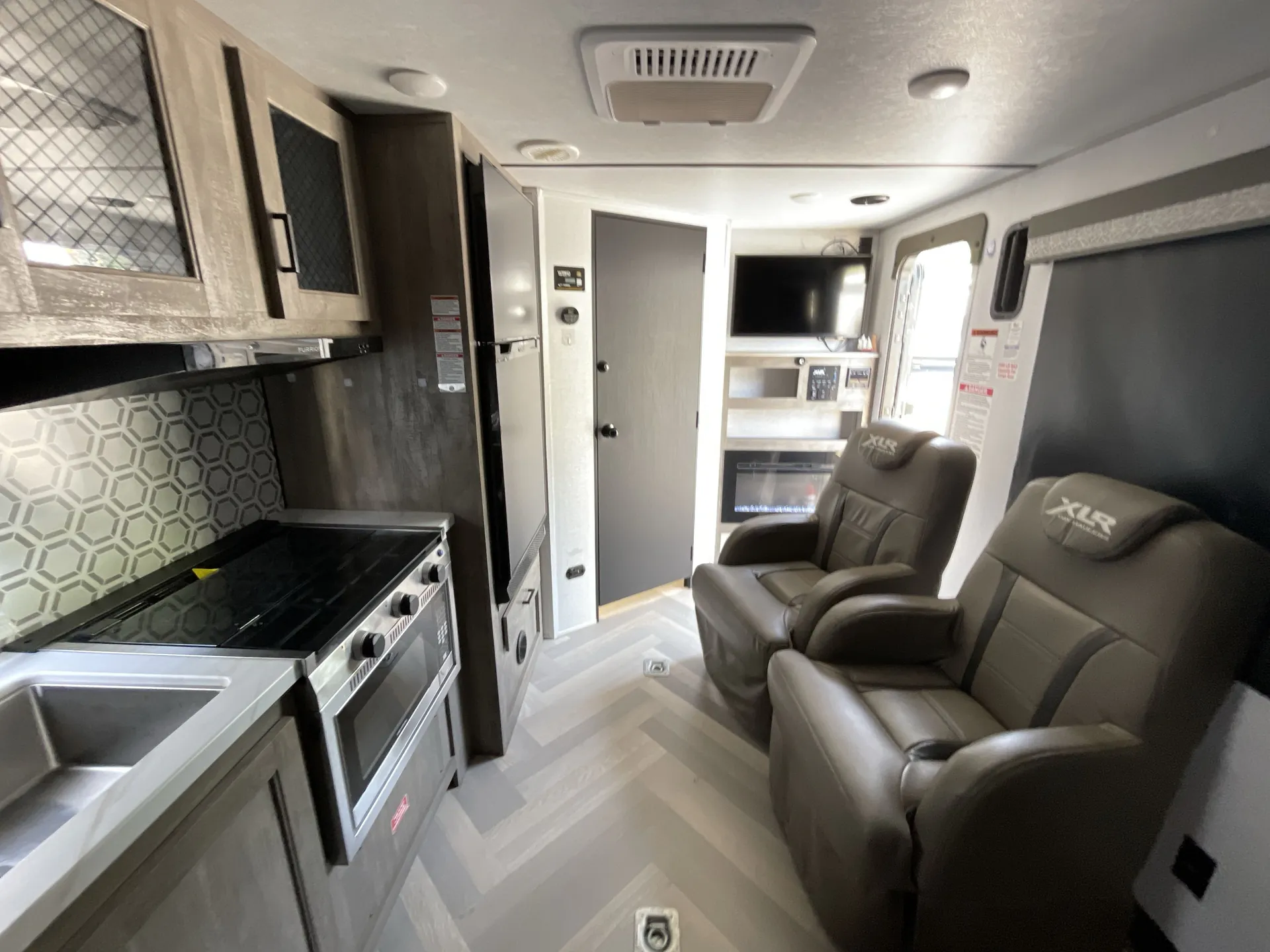 2024 Forest River XLR Micro Boost 24LE - Photo 4