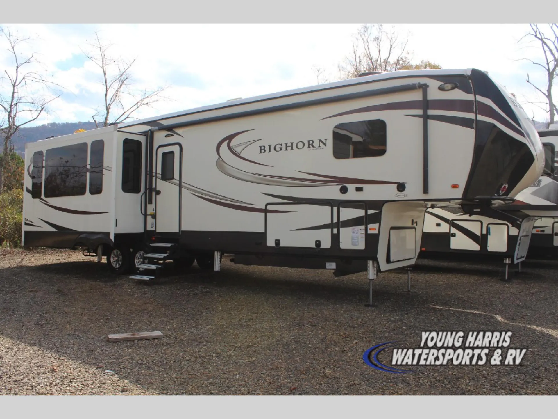 2017 Heartland Bighorn 3760EL - Photo 2