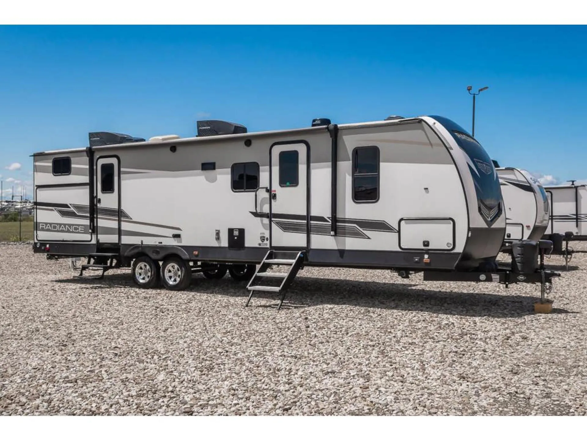 2022 Cruiser RV Radiance 30DS - Photo 2