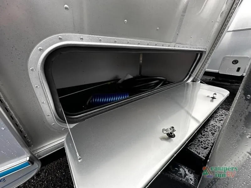 2026 Airstream International 27FB - Photo 4