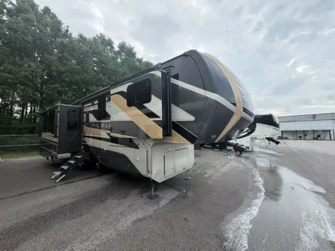 2024 Keystone Alpine 3303CK - Photo 2