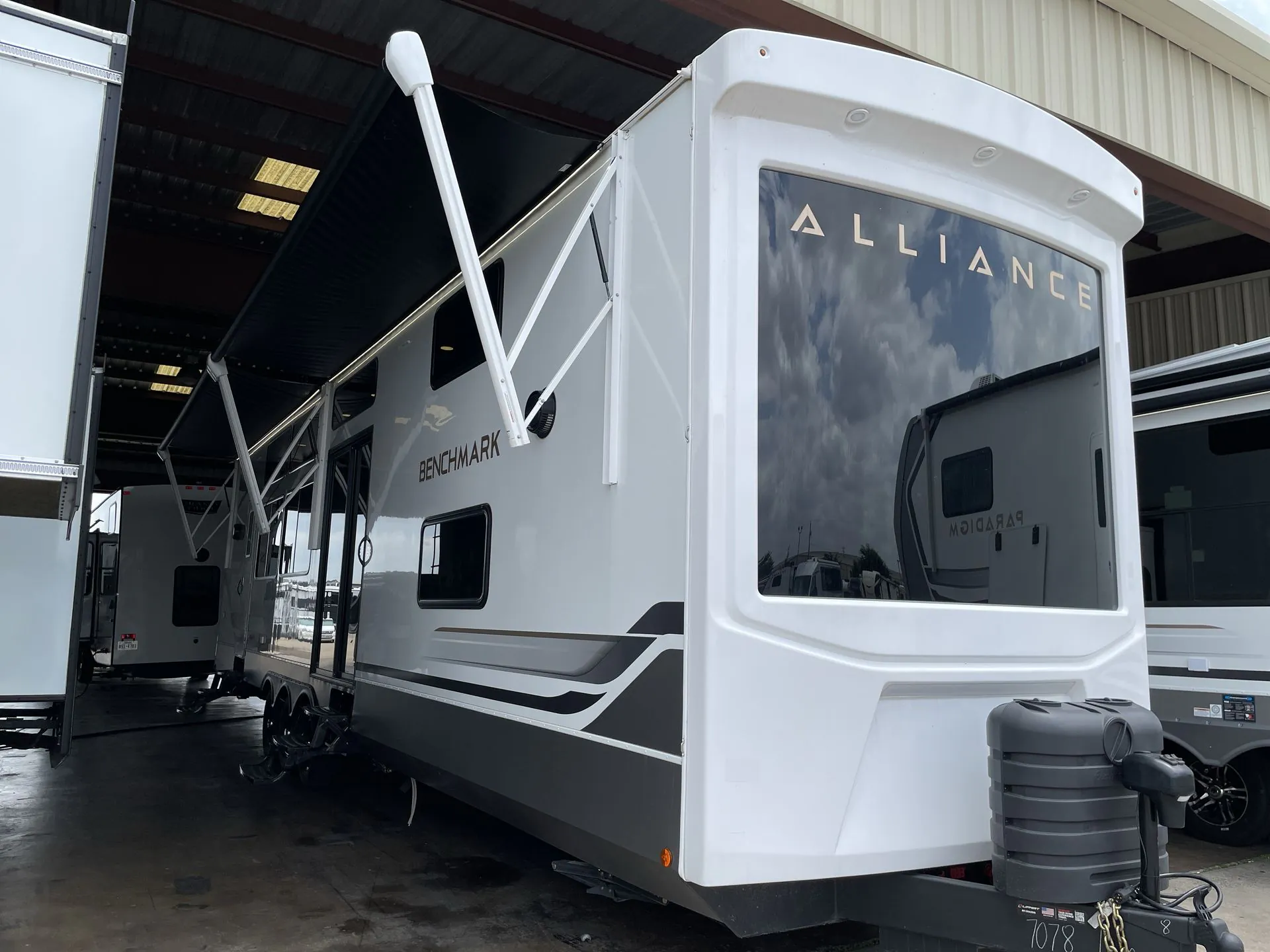 2026 Alliance RV Benchmark 44LFT - Photo 2