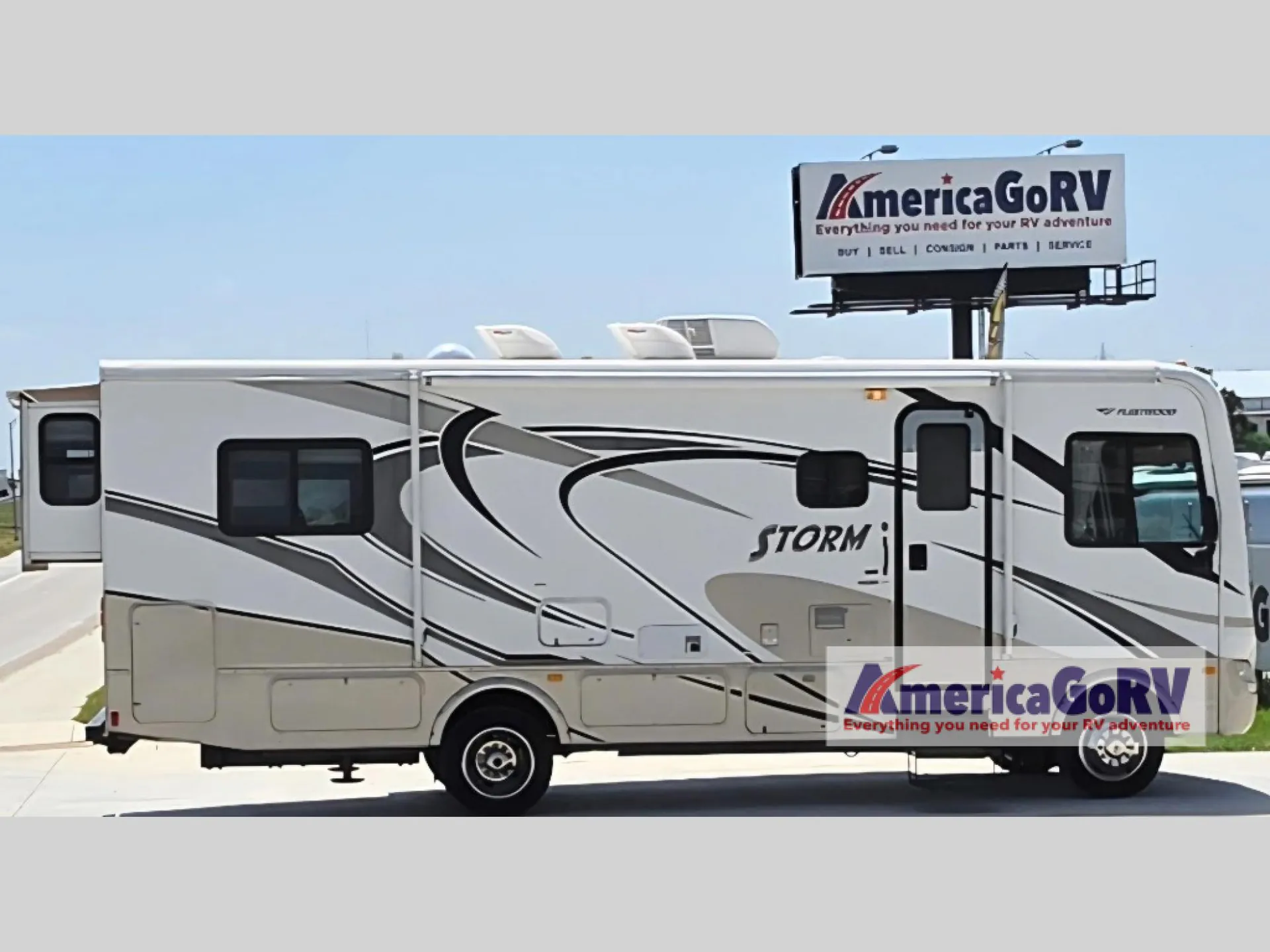 2011 Fleetwood Storm 28MS - Photo 3