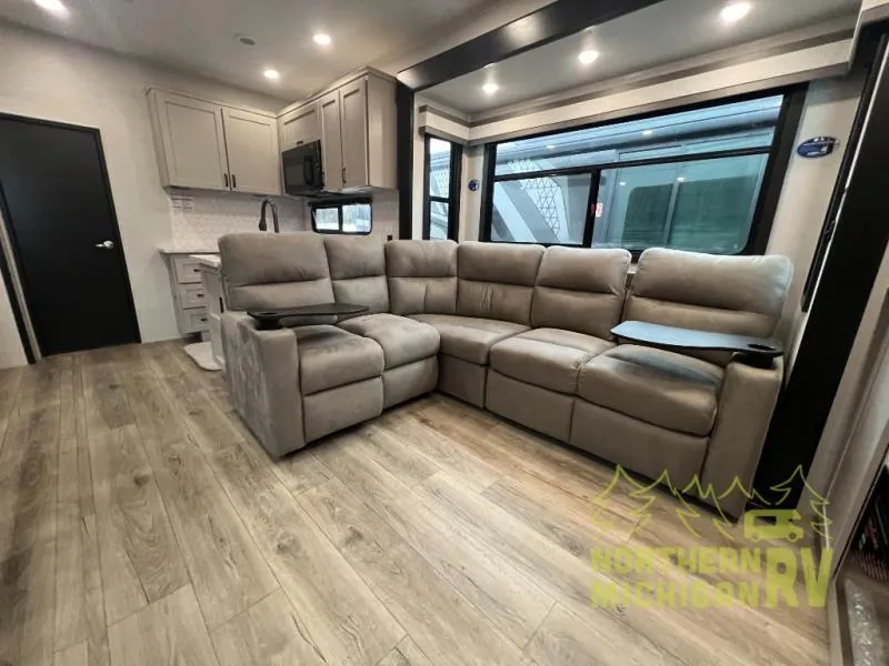 2026 Jayco Seismic 399 - Photo 3