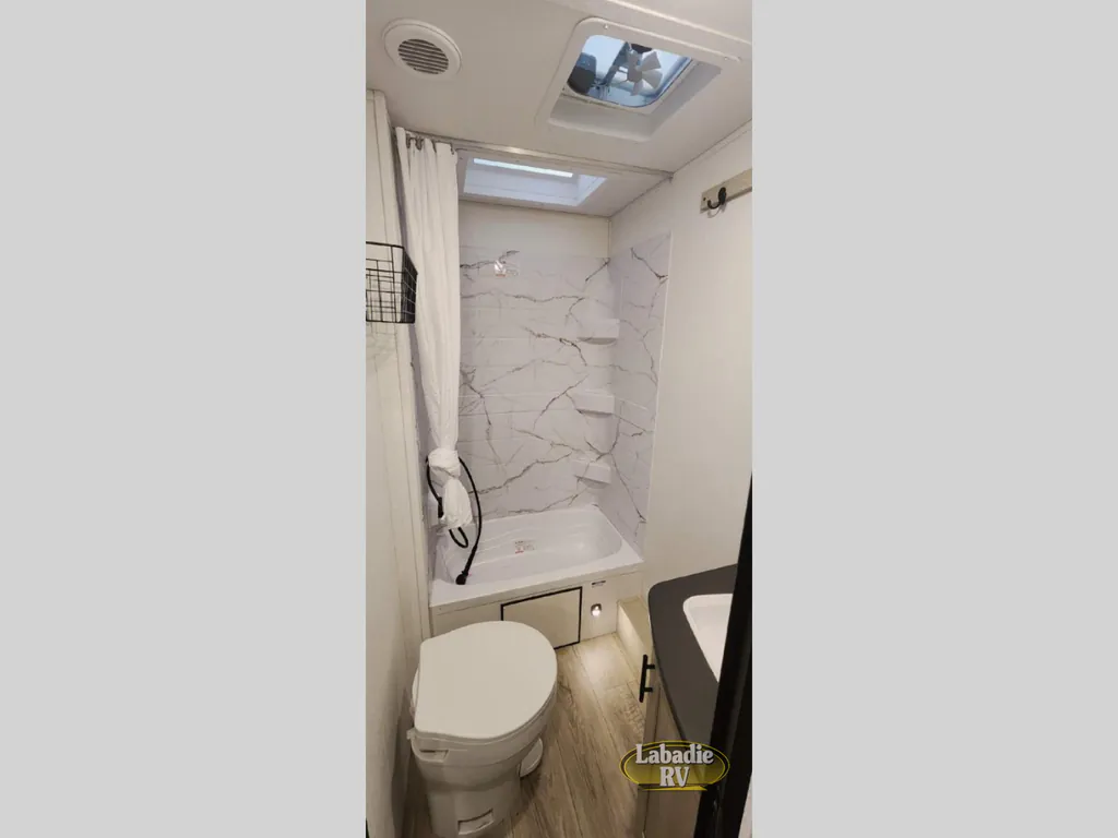 2027 Shasta RVs i-5 Edition 525RS, Photos photo 19