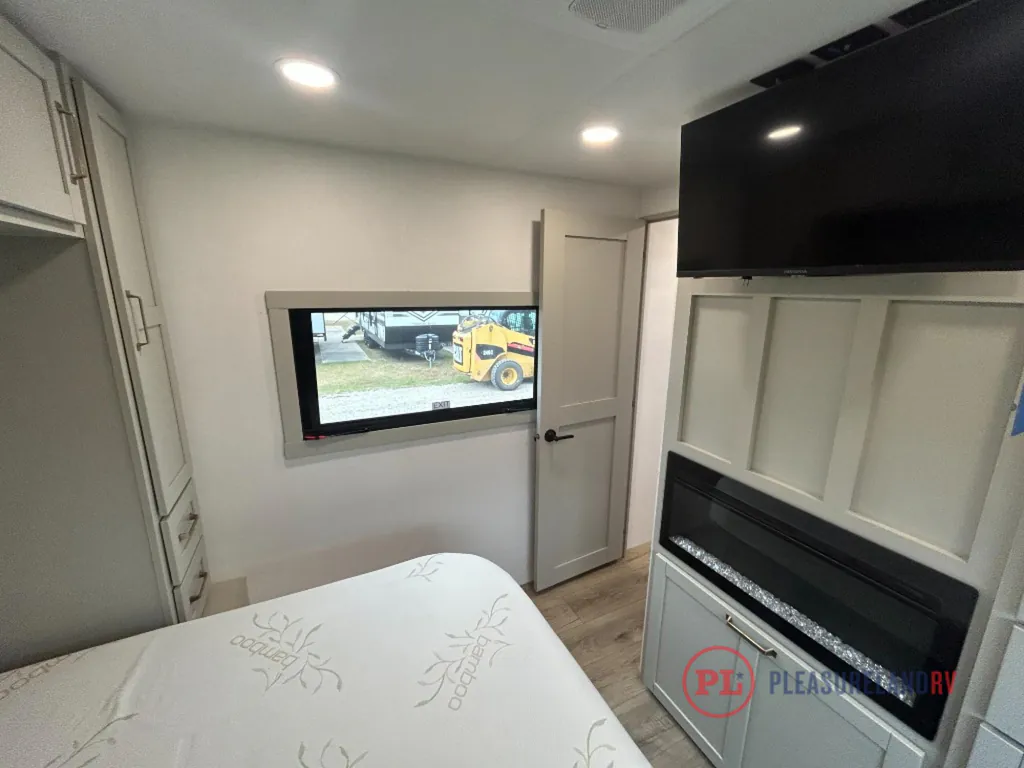 2026 Brinkley Model Z AIR 297, Photos photo 9