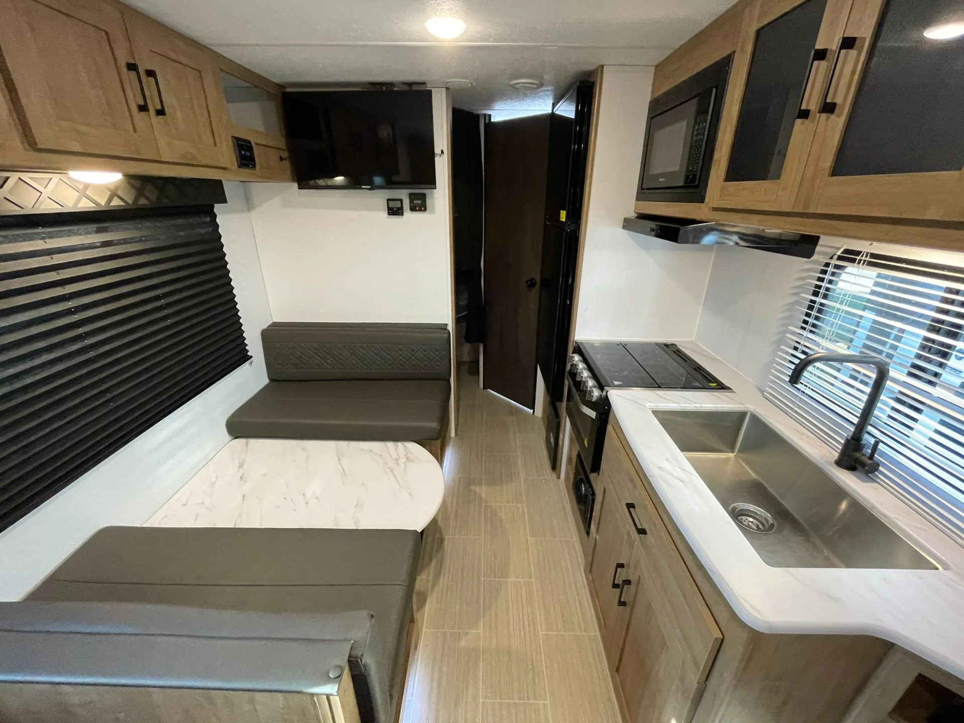 2024 Coachmen Freedom Express Select 22SE - Photo 2